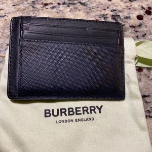 Burberry wallet w/ money clip